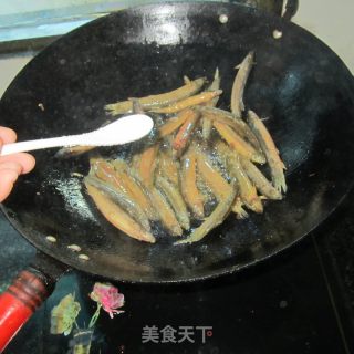 Stir-fried Loach with Green Pepper recipe