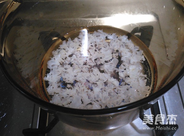 Purple Rice Coix Seed Tremella Congee recipe