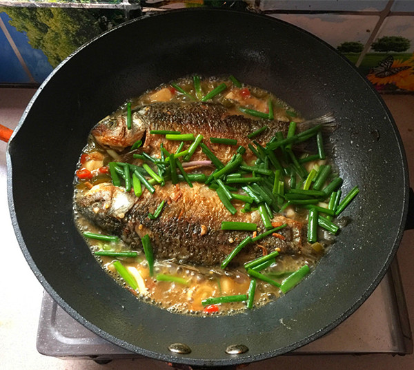 Hot and Sour Crucian Carp recipe