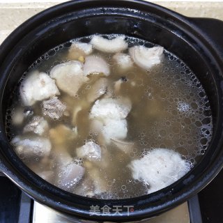 Cuttlefish Bitter Gourd Elbow Broth recipe