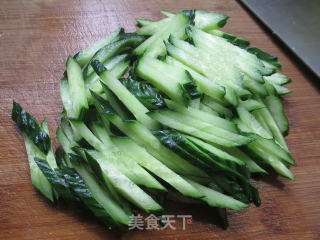 Stir-fried Cucumber with Shredded Pork recipe