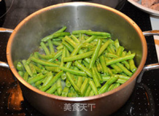 Stewed Pork Ribs with Sword Beans recipe