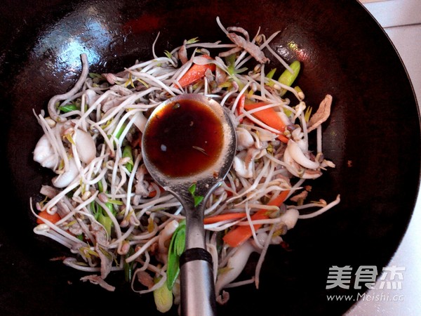 Fried Noodles with Seafood recipe