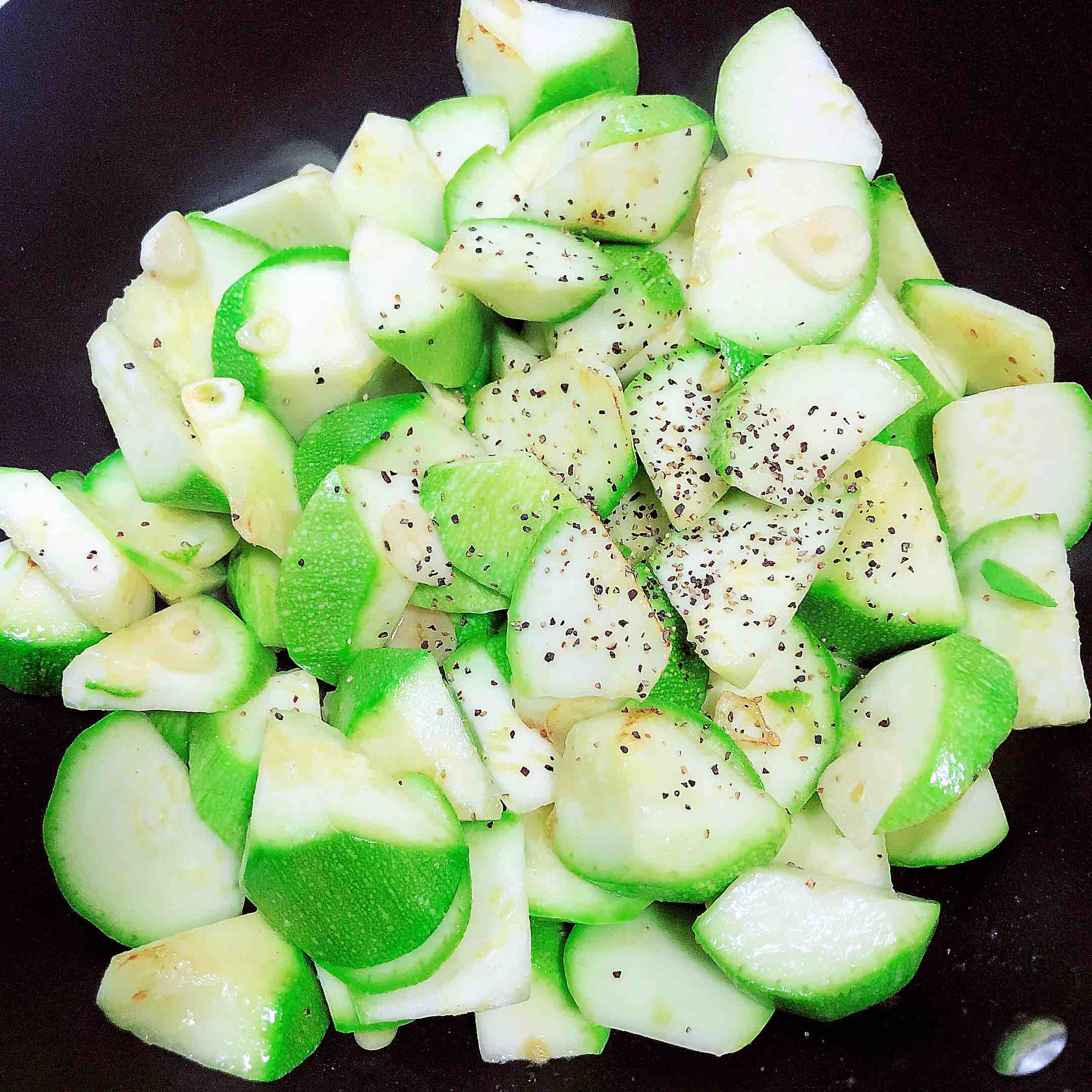 Zucchini with Butter and Black Pepper (quick Dishes) recipe