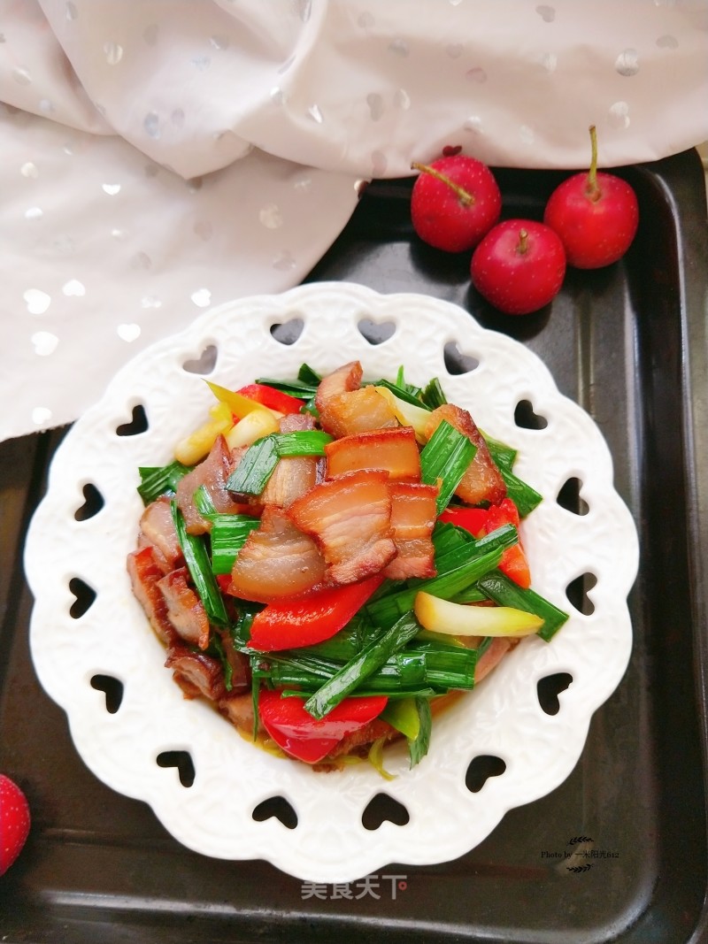 Stir-fried Bacon with Red Pepper and Garlic recipe