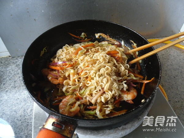 Fried Noodles with Shrimp recipe