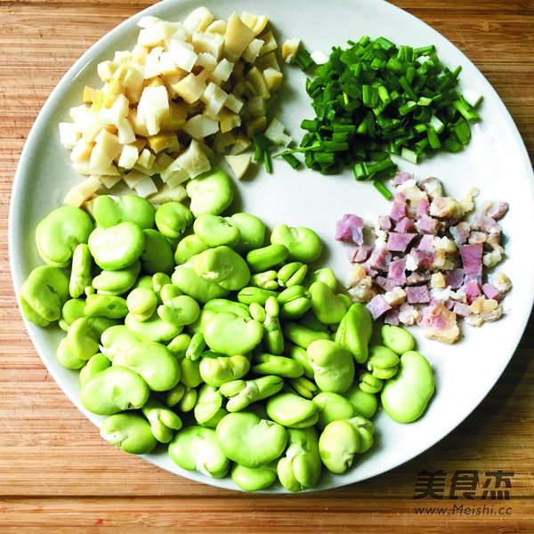 Stir-fried Broad Beans with Bacon and Bamboo Shoots recipe