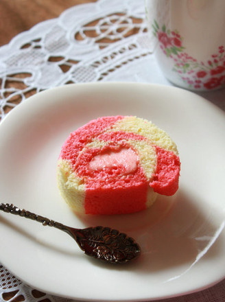 Two-color Strawberry Cake Roll