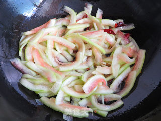 Appetizing Hot and Sour Watermelon Rind recipe
