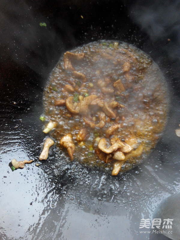 Celery Stir-fried Noodles recipe