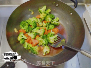 Shrimp and Broccoli in Tomato Sauce recipe