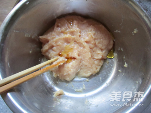 Bamboo Fungus Chicken Breast Meatball Soup recipe