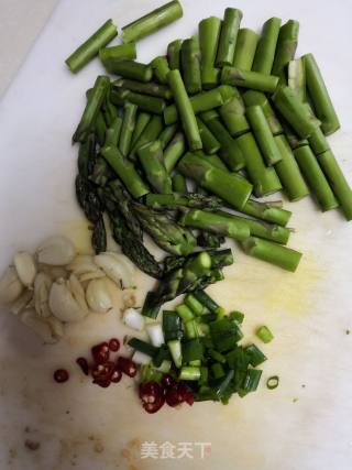 Stir-fried Asparagus with Sea Cucumber recipe