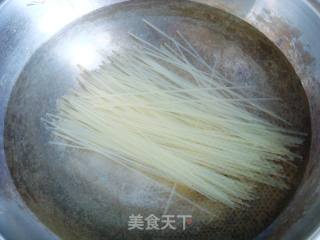 Stewed Chicken Noodles with Field Mushroom recipe
