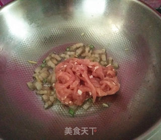 Stir-fried Shredded Pork with Lettuce recipe