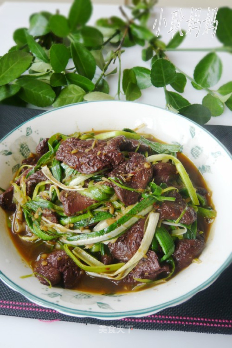 Stir-fried Duck Blood with Green Garlic recipe