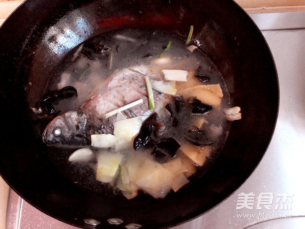 Spring Bamboo Carp Soup recipe