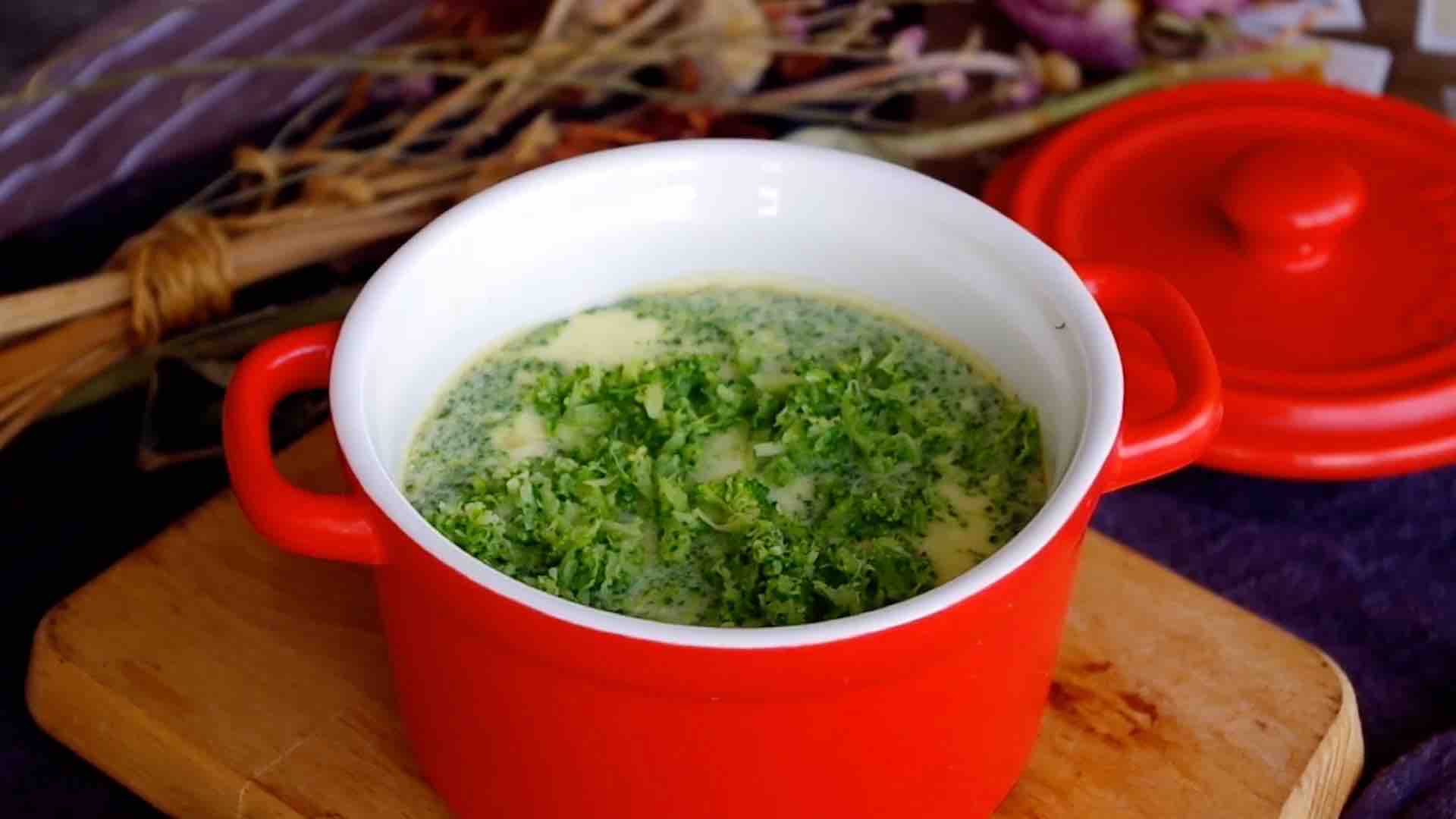 Don't Mix Broccoli Anymore, Add 2 Eggs to The Bowl and Stir One