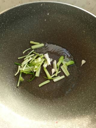 Stir Fried Fungus with Cabbage recipe