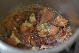 It’s Cold and Stick A Bit of Fat [braised Pork Knuckles] (pressure Cooker Version) recipe