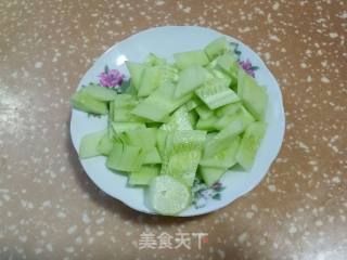 Stir-fried Chicken Breast with Cucumber recipe