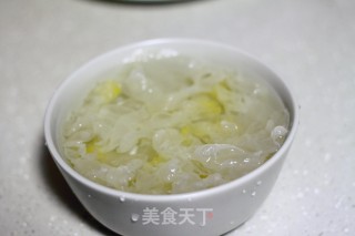 Peach Gum Soap Jelly, Mi Xueyan, Tremella Lily Soup recipe