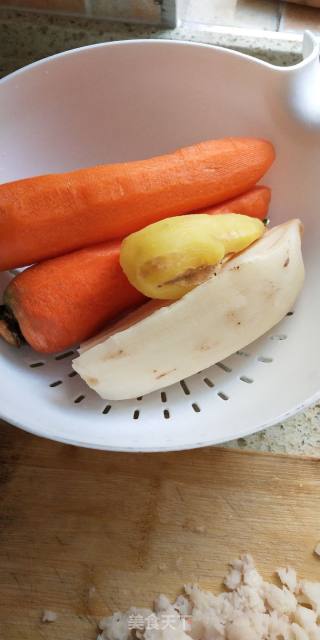 Vegetarian Fried Carrot and Lotus Root Meatballs recipe