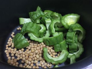 Bitter Gourd Braised Soybeans recipe