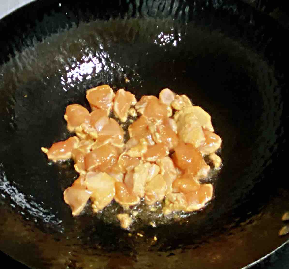 [recipe for Pregnant Women] Gongbao Chicken, Sweet and Sour, Tender and Slippery recipe