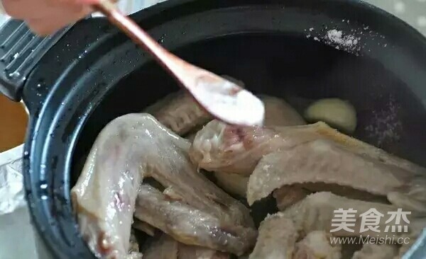 Duck Wings in Sauce recipe