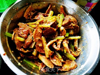 Sour and Spicy Duck Gizzards recipe