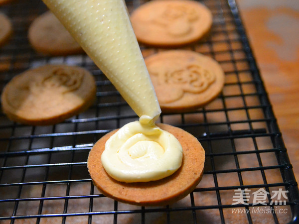 Creamy Cheese Peanut Butter Sandwich Biscuits recipe