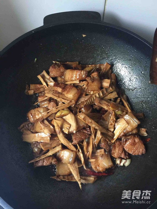 Braised Pork and Dried Bamboo Shoots recipe