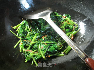 Stir-fried Water Spinach with Clove Fish recipe