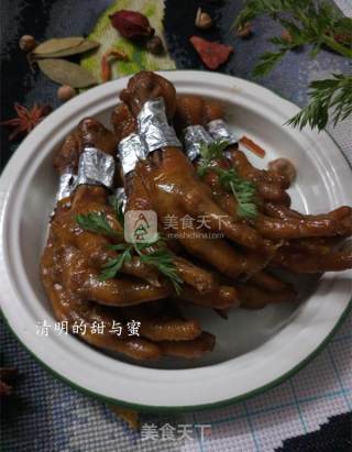 Delicious and Beautiful Braised Chicken Feet recipe