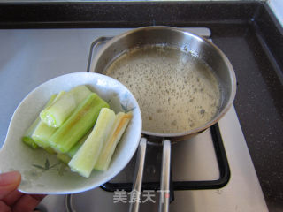 Grilled Sea Cucumber with Green Onions recipe