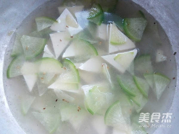 Tofu Soup with Radish and Shrimp Skin recipe