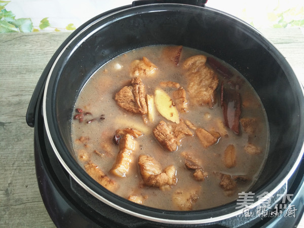 Stewed Pork Belly with Home-cooked Bones, The Most Enjoyable One Pot recipe