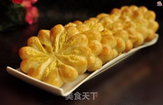 Coconut Chrysanthemum Bread recipe