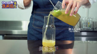 The Method of Super Sour Lemon Tea with The Same Style of Net Red Desk Cover recipe