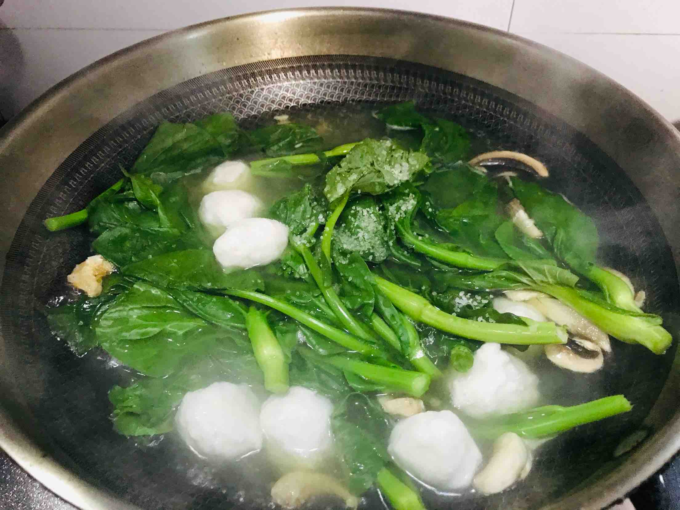 Green Vegetable Fish Ball Soup recipe