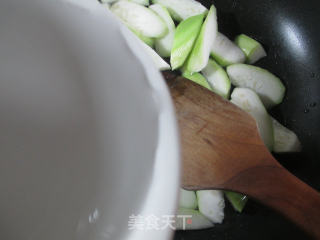 Headless Shrimp Stir-fried Night Flowering recipe