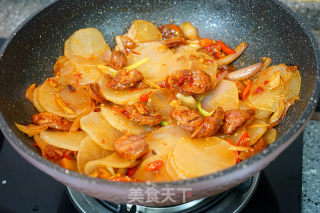 Sausage and Radish in Clay Pot recipe