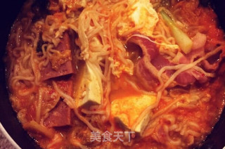 Korean Kimchi Instant Noodles recipe