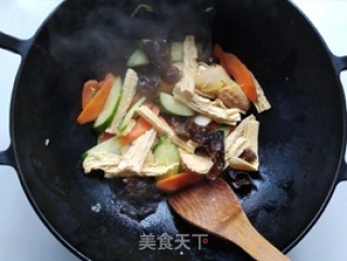 Fried Yuba with Cucumber Hericium Mushroom recipe