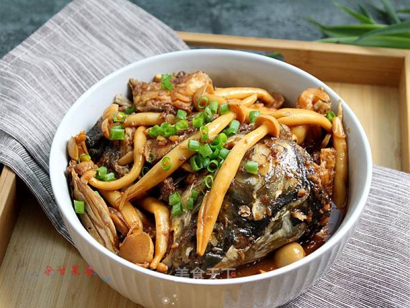 Grilled Fish Head and Fish Bone with Seafood Mushroom recipe