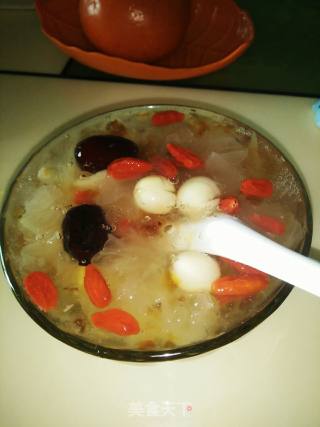 Tremella Peach Gum Soup recipe