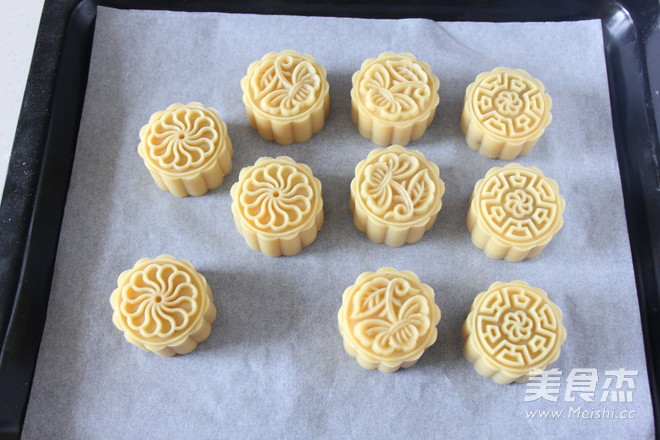 Mooncakes with Egg Yolk and Lotus Seed Paste recipe