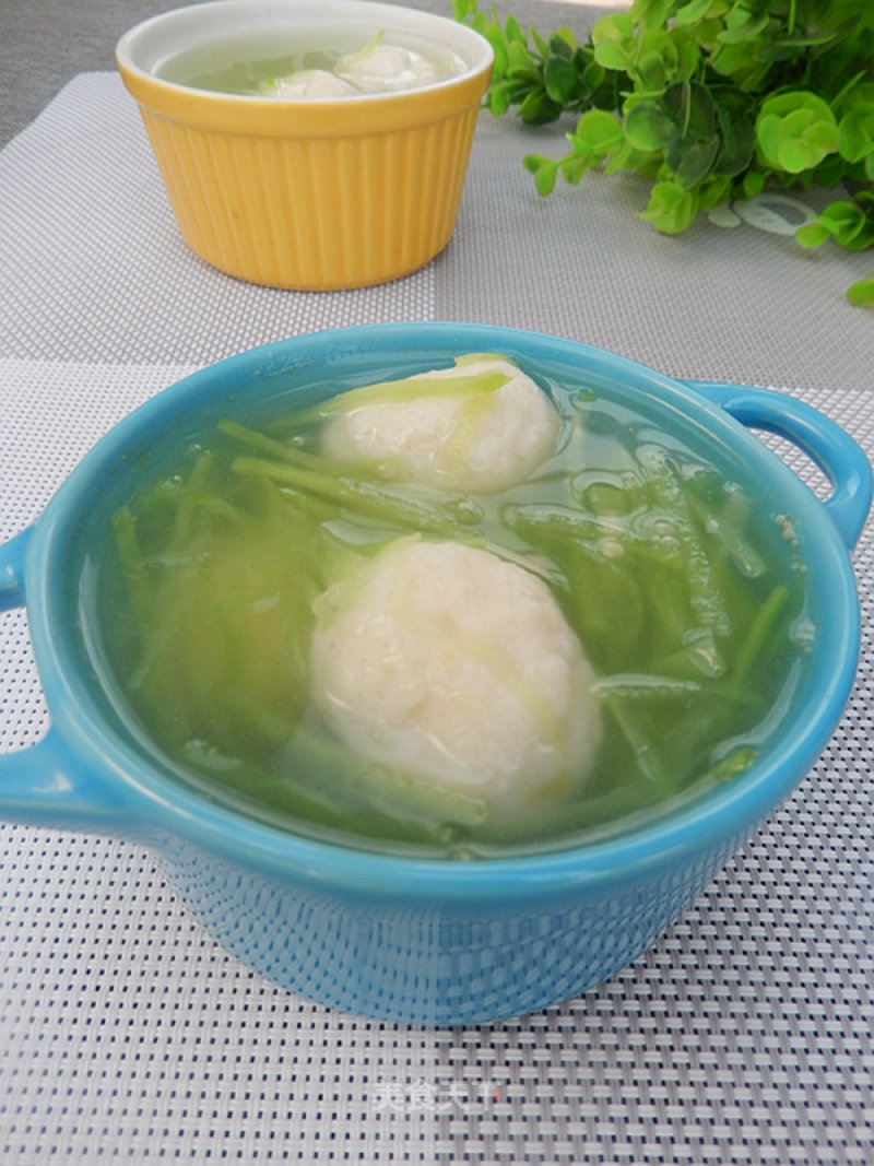 Shredded Green Carrot Fish Ball Soup recipe