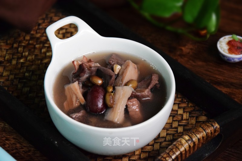 Black Bean Lotus Root Pork Heart Soup recipe